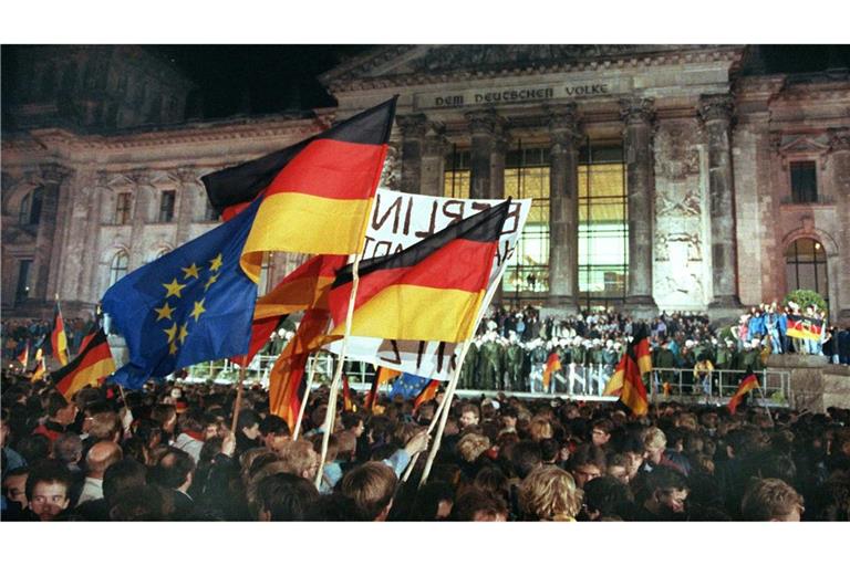 35 Jahre nach der Deutschen Einheit 1990 wirft das Statistische Bundesamt einen Blick auf die Menschen, die in dem Jahr geboren wurden. (Archivbild).