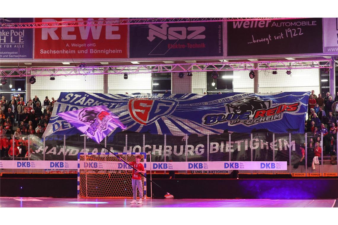 Lenny Rubins Gewaltwurf entscheidet Handball-Derby 3510 Fans kamen in die EgeTrans-Arena.