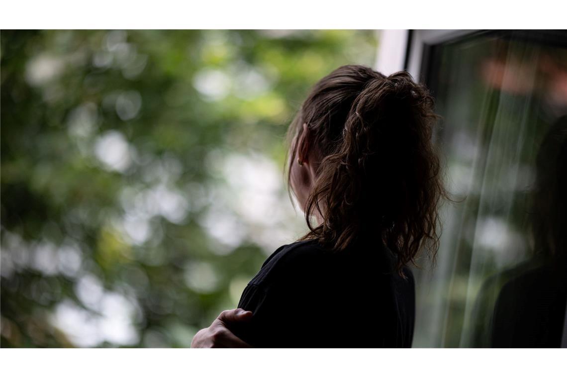 Verband warnt: Viele Jugendliche von Armut bedroht 40 Prozent der untergebrachten Wohnungslosen waren 2024 jünger als 25 Jahre. (Symbolbild)