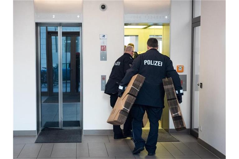 420 Polizisten waren an der Großrazzia im Norden Deutschlands beteiligt. Foto: Christian Charisius/dpa