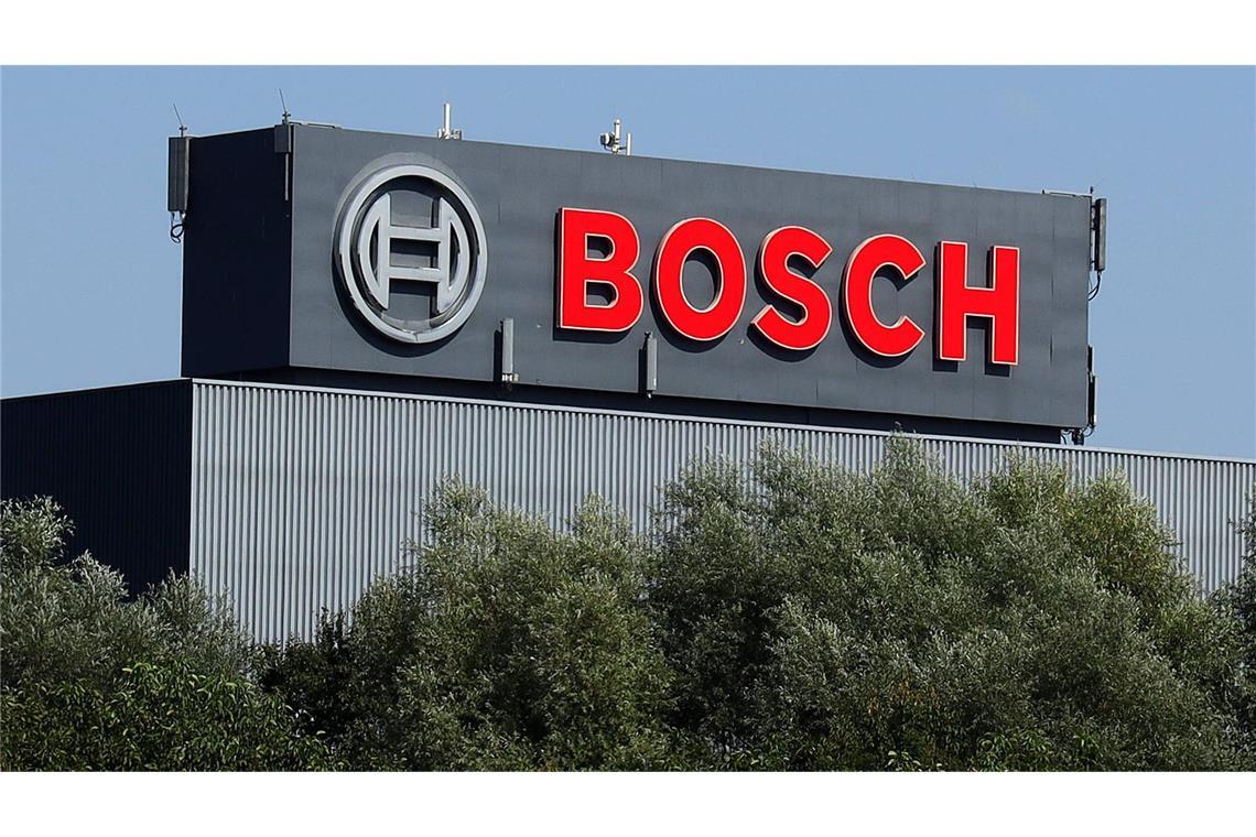 4300 Boschler wechseln Firma 4300 Bosch-Beschäftigte an mehr als 90 Standorten weltweit sind vom Verkauf des Geschäfts mit Sicherheitssystemen betroffen.
