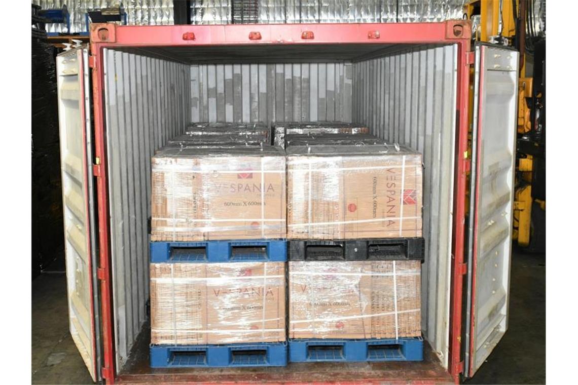 450 Kilogramm Heroin waren in einem Container mit Fliesen versteckt. Foto: The Australian Federal Police/AAP/dpa