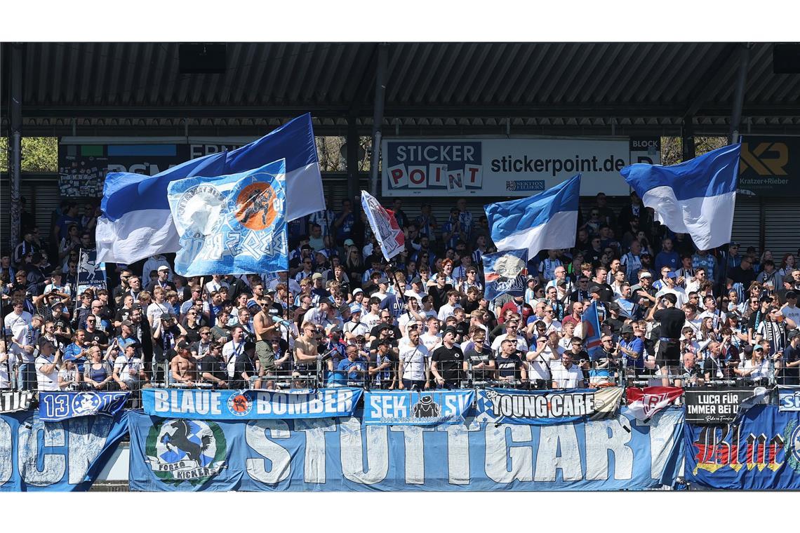 Schöne Kulisse, bittere Pleite: Die Blauen stürzen nach der Pause ab