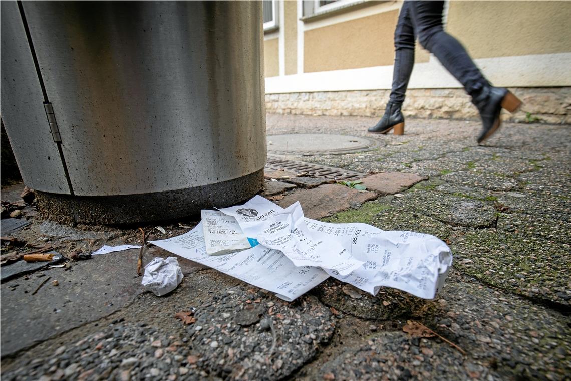 Ab 2020 gilt das neue Kassengesetz. Demnach müssen bei jedem Einkauf Kassenzettel an die Kunden ausgegeben werden. Für die Umwelt könnte das zu einer Belastung werden. Foto: A. Becher