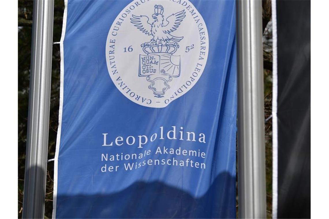 Mehrere Bundesländer verschärfen Corona-Maßnahmen Ab dem 24. Dezember bis mindestens zum 10. Januar 2021 sollte laut Leobpoldina in ganz Deutschland das öffentliche Leben weitgehend ruhen und ein harter Lockdown gelten. Foto: Hendrik Schmidt/dpa-Zentralbild/dpa