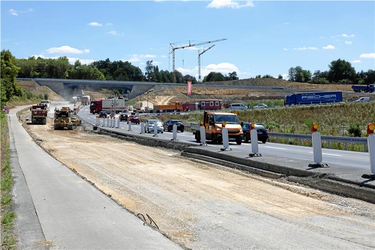 Ab dem 31. August wird die Straße zwischen der Anschlussstelle Backnang-West und Aspach in beiden Fahrtrichtungen voll gesperrt. Foto: Alexander Becher
