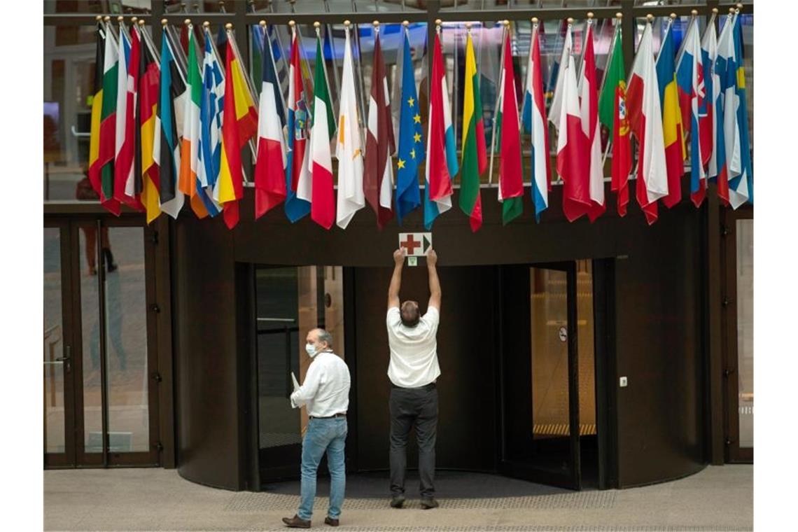 EU-Staaten treten beim Gipfel auf der Stelle Ab heute treffen sich die EU-Staats- und Regierungschefs zur Kompromiss-Suche. Foto: Francisco Seco/AP/dpa
