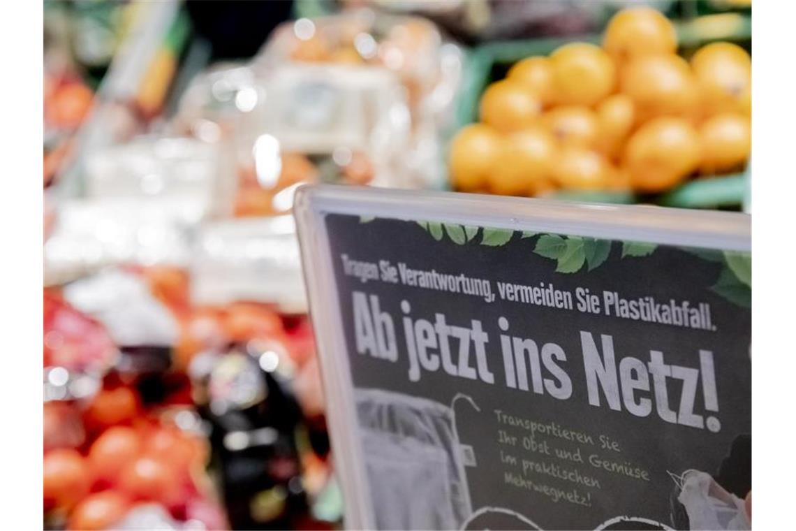 Nabu: Supermärkte auch bei Papiertüten in der Pflicht