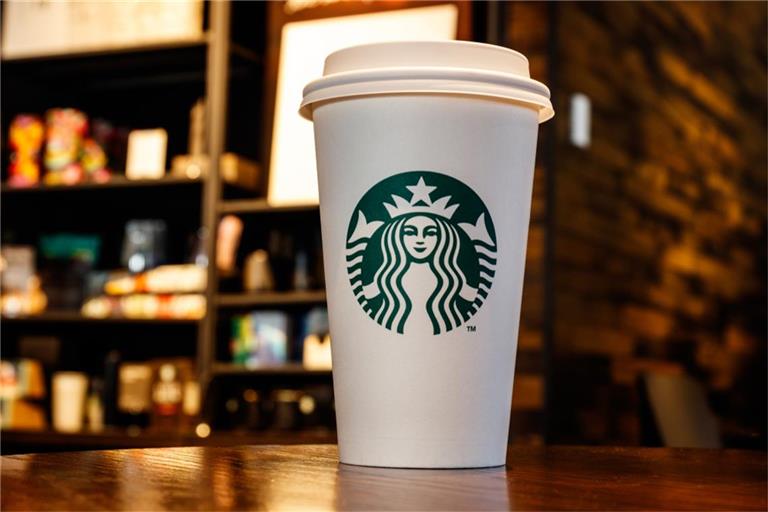 Ab wann gibt es 2025 den Pumpkin Spice Latte bei Starbucks?