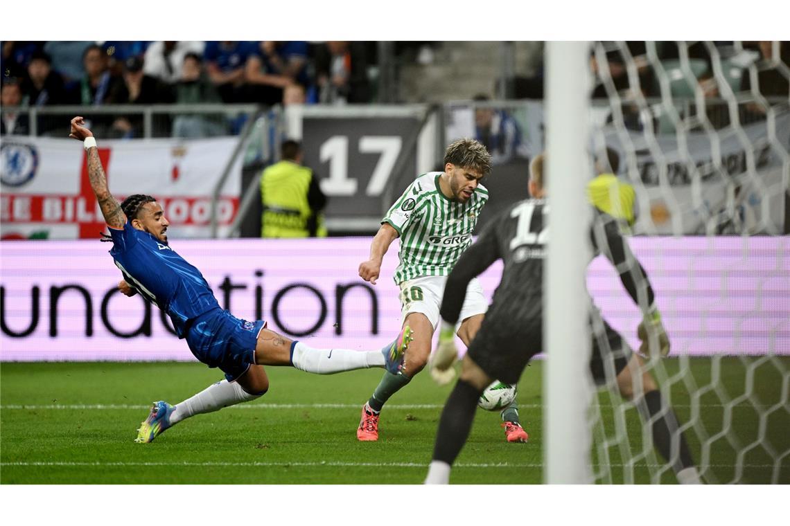 Finalsieg gegen Sevilla: Chelsea feiert Europacup-Titel Abdessamad Ezzalzouli (M) erzielte für Betis Sevilla das 1:0 im Conference-League-Finale