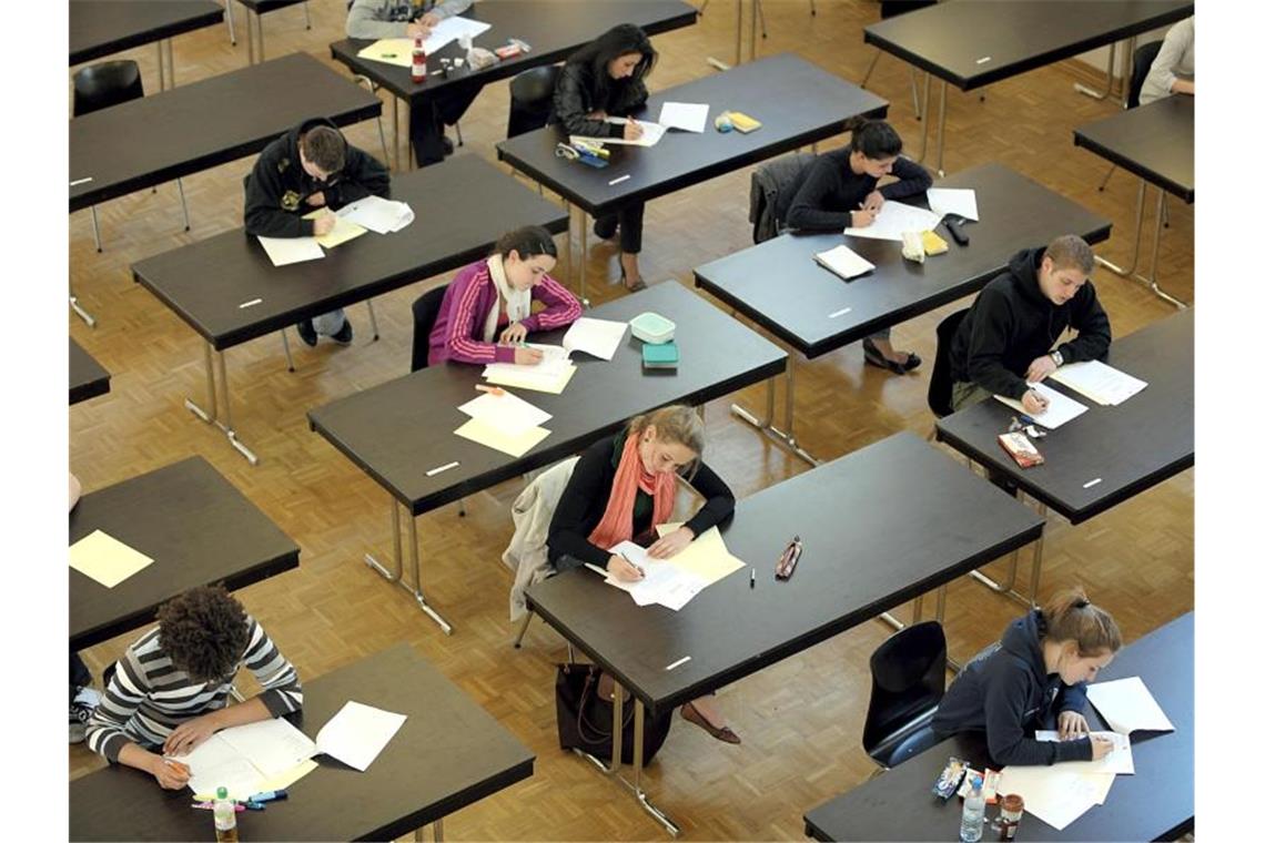 Abiturprüfungen am Luisen-Gymnasium in Düsseldorf. Foto: Federico Gambarini/Archiv