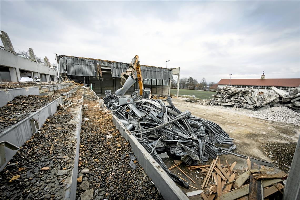 Abrissarbeiten an der Karl-Euerle-Halle in Backnang