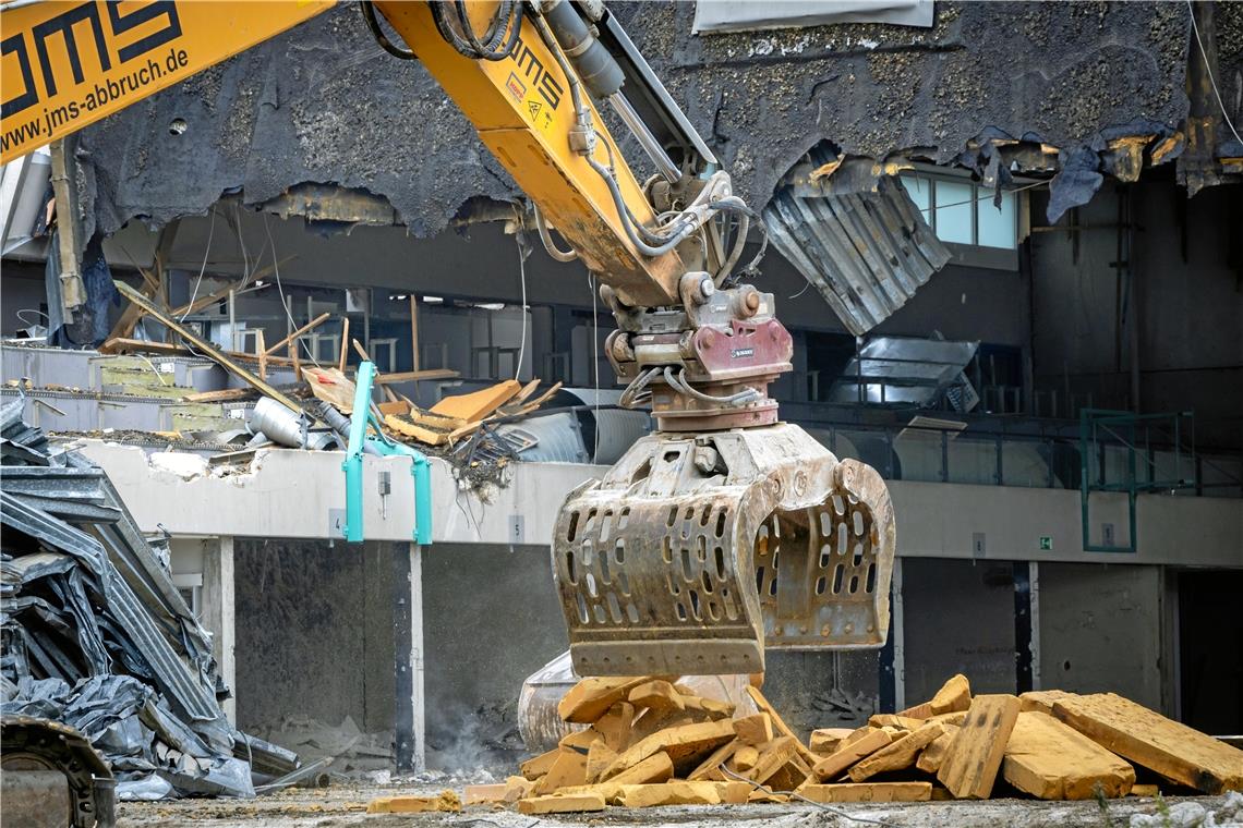 Abrissarbeiten an der Karl-Euerle-Halle in Backnang