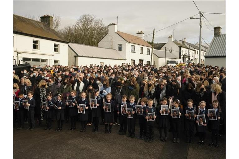 Abschied von Ashling Murphy. Foto: Niall Carson/PA Wire/dpa