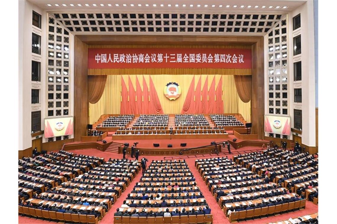 China schränkt Demokratie in Hongkong weiter ein Abschlusssitzung der Chinesischen Politischen Konsultativkonferenz des Volkes (CPPCC) in der Großen Halle des Volkes in Peking. Foto: Li Xiang/XinHua/dpa