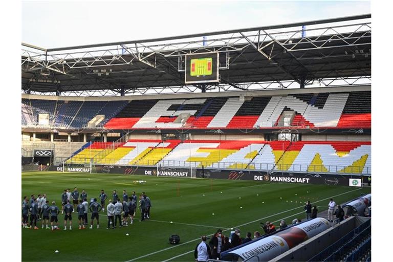 Abschlusstraining der Nationalmannschaft vor dem Spiel gegen Island. Foto: Federico Gambarini/dpa