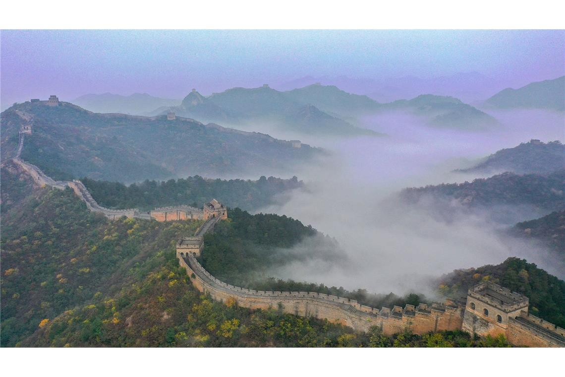 Chinesische Mauer ist noch älter als bisher gedacht Abschnitt in Jinshanling: Hinsichtlich Volumen und Masse gilt die Große Mauer der Ming-Zeit als das größte Bauwerk der Welt.