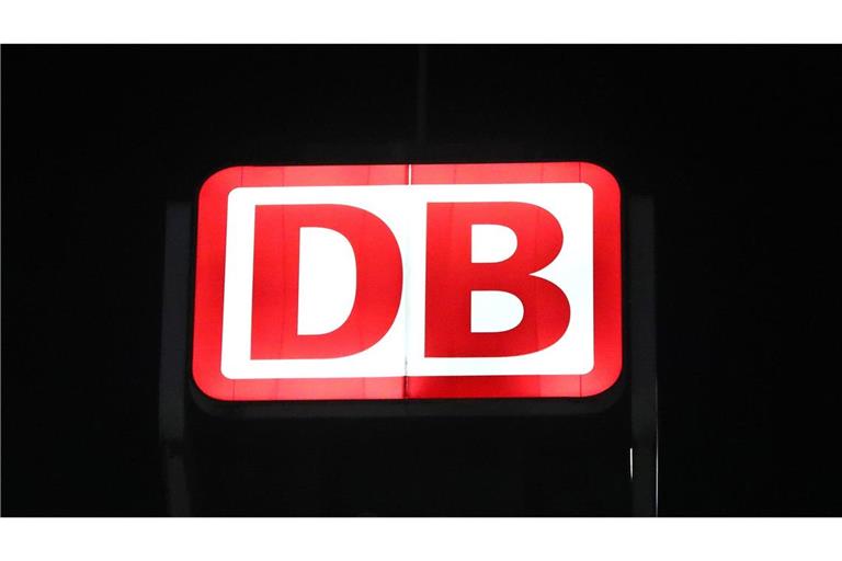 Abschreibungen beim Fernverkehr haben bei der Deutschen Bahn im vergangenen Jahr erneut zu einem hohen Milliardenverlust geführt (Symbolbild).