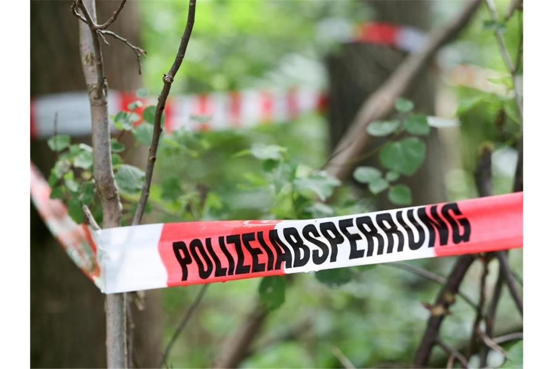 Verschwundener Mann: Dritter Beschuldigter in Haft Absperrband der Polizei. Foto: Bodo Marks/Archivbild