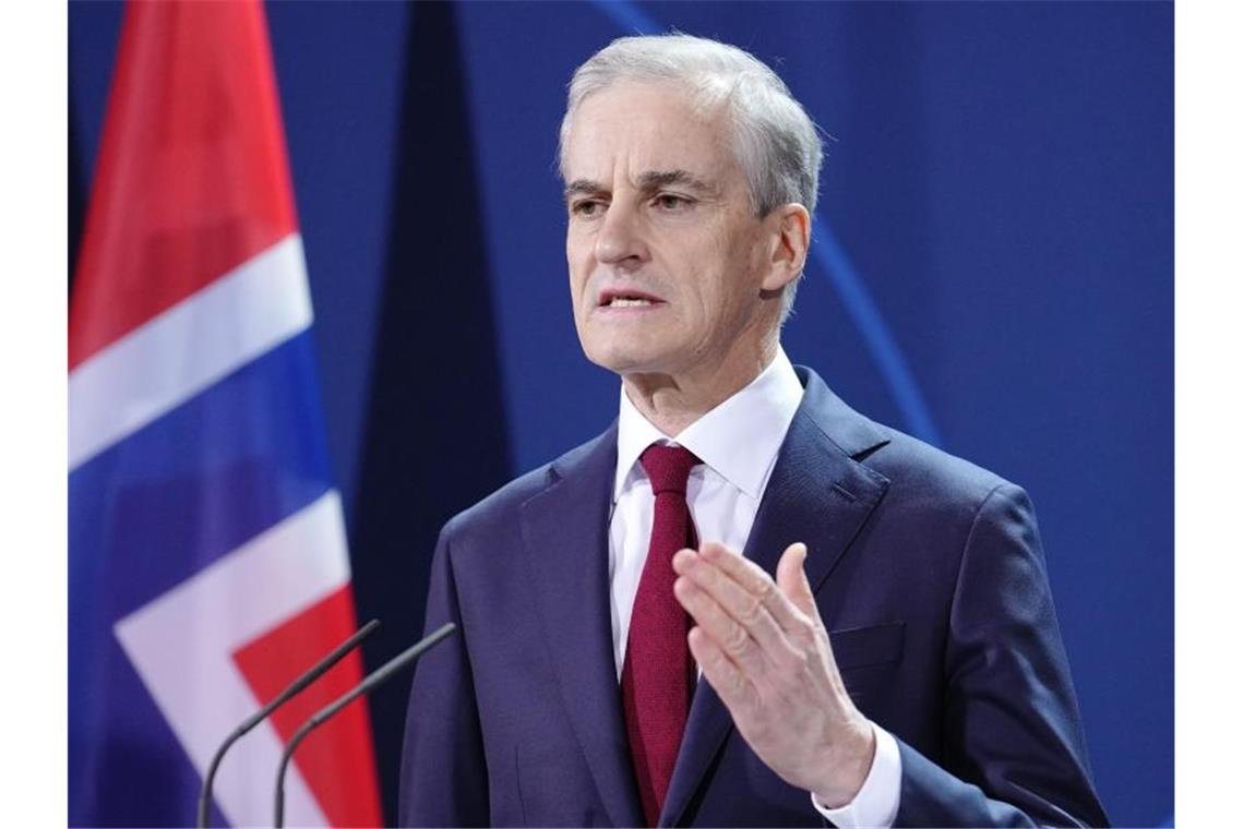 Norwegen hebt letzte Corona-Beschränkungen auf „Abstand zwischen uns ist nicht mehr länger notwendig“: Jonas Gahr Store. Foto: Kay Nietfeld/dpa