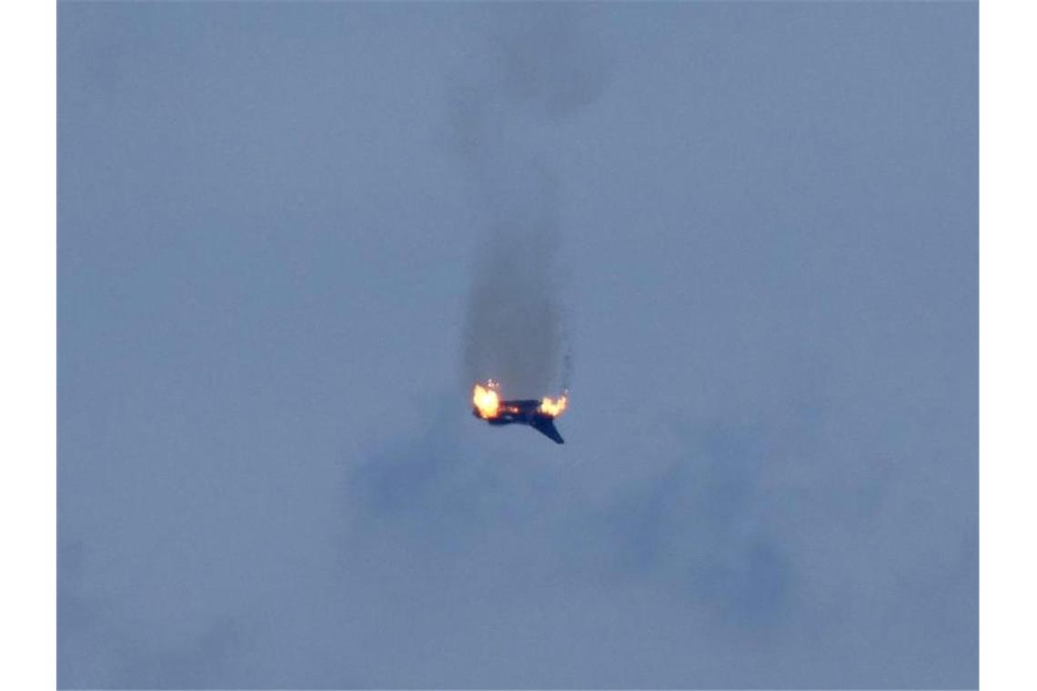 Bundeswehrpilot stirbt bei „Eurofighter“-Kollision Absturz eines der beiden „Eurofighter“ über der Kleinstadt Malchow. Foto: Thomas Steffan