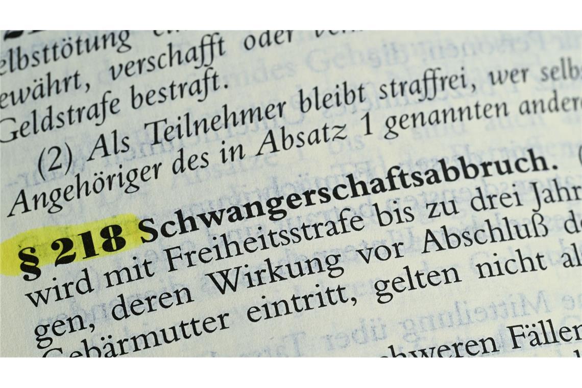 Abtreibungen sind in Deutschland rechtswidrig, bleiben in den ersten zwölf Wochen aber unter bestimmten Bedingungen straffrei. (Illustration)