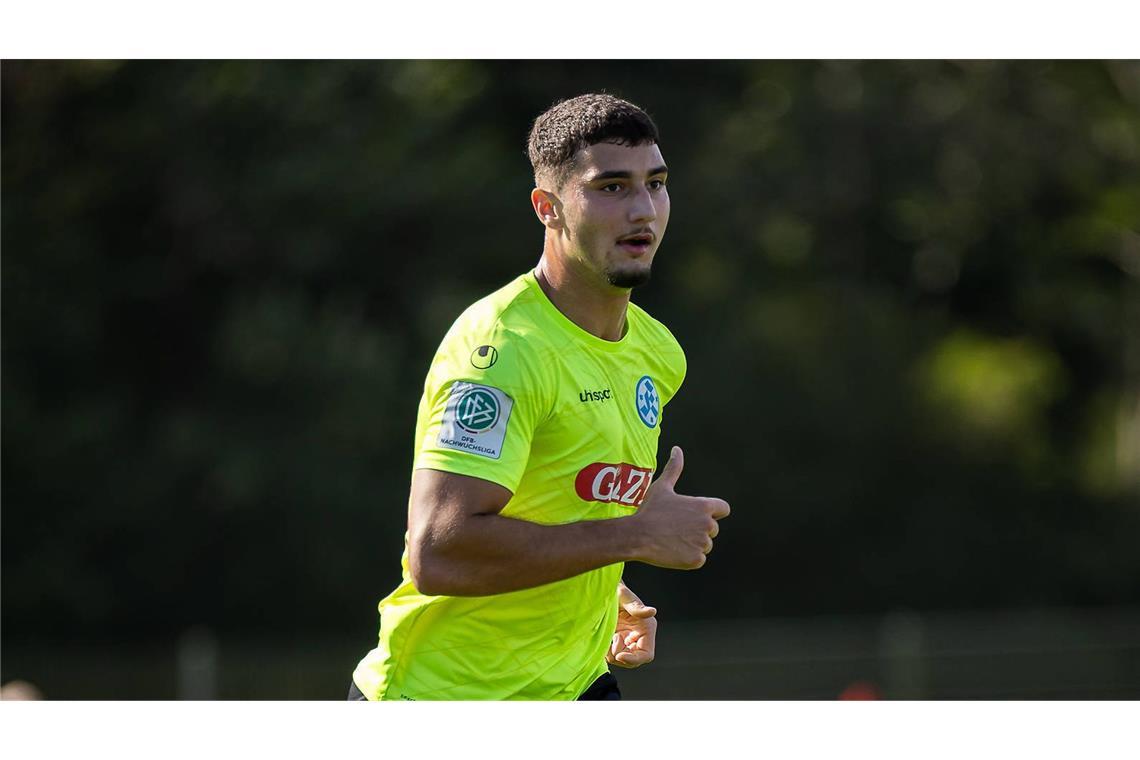 Abwehrspieler Ardi Mulaj sieht seine Zukunft bei den Stuttgarter Kickers.    


Foto: IMAGO/Lobeca 