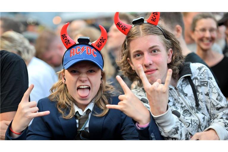 AC/DC-Fans tragen gerne Teufelshörnchen.