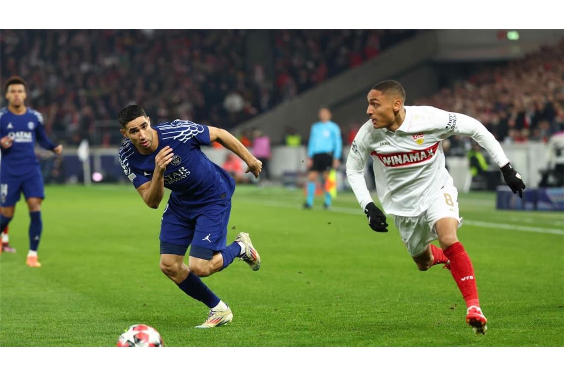 Achraf Hakimi (links) gegen Enzo Millot: In seinem bislang letzten Spiel in der Champions League unterlag der VfB im Januar 2025 Paris Saint-Germain mit 1:4.