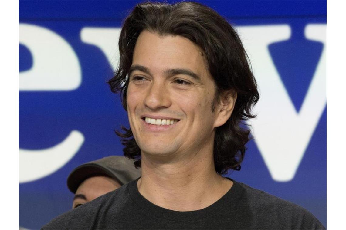 Softbank übernimmt strauchelndes Start-up WeWork Adam Neumann, Mitbegründer von WeWork, der zuletzt vor allem durch Berichte über Marihuana-Konsum und exzessive Tequila-Partys Schlagzeilen machte, erhält eine großzügige Abfindung. Foto: Mark Lennihan/AP/dpa