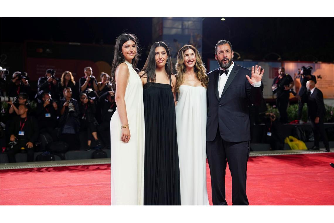 Adam Sandler hat seine Familie mit nach Venedig gebracht.