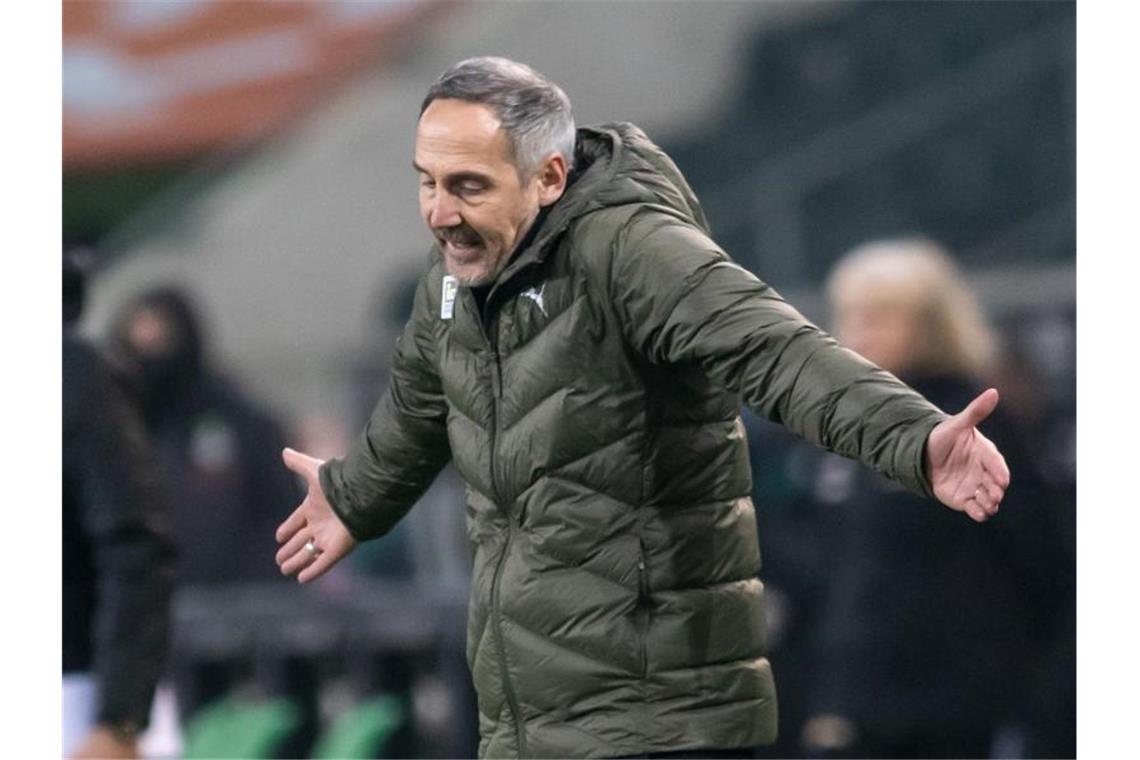 Fußball-Bundesliga: Das war am Samstag, das kommt am Sonntag Adi Hütter kennt das Geschäft. Es wird nicht entspannter werden für den Trainer von Borussia Mönchengladbach. Foto: Bernd Thissen/dpa