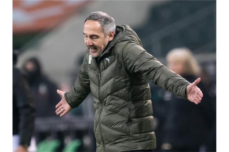 Adi Hütter kennt das Geschäft. Es wird nicht entspannter werden für den Trainer von Borussia Mönchengladbach. Foto: Bernd Thissen/dpa