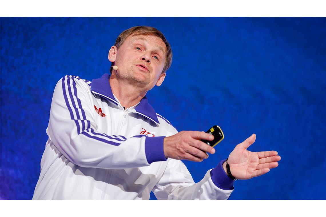 Adidas fürchtet Auswirkungen von US-Zöllen Adidas macht bessere Gewinne, Vorstandschef Björn Gulden fürchtet aber die Auswirkungen von US-Zöllen (Archivbild).