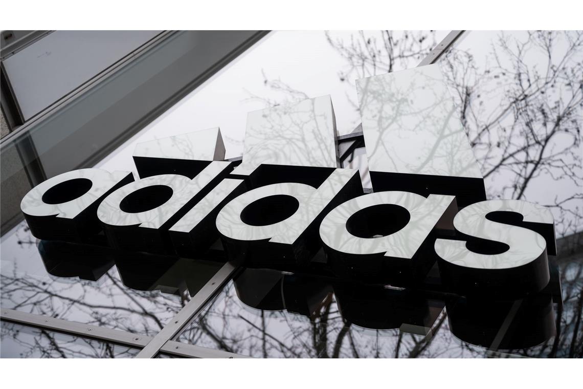 Adidas will im laufenden Jahr zwei Milliarden Euro an Umsatz zulegen (Archivbild).