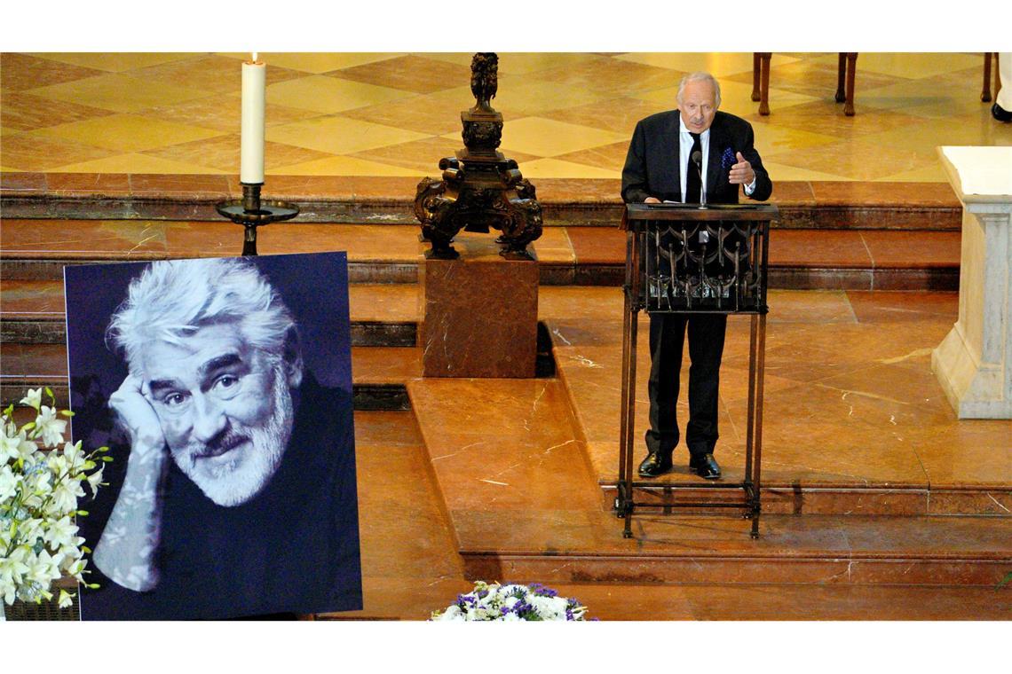 Adorf Kollege Axel Milberg hielt einer der Trauerreden.