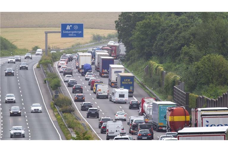 Ältere Autos sollen künftig ein Mal pro Jahr einer Pflichtinspektion unterzogen werden. (Symbolbild)