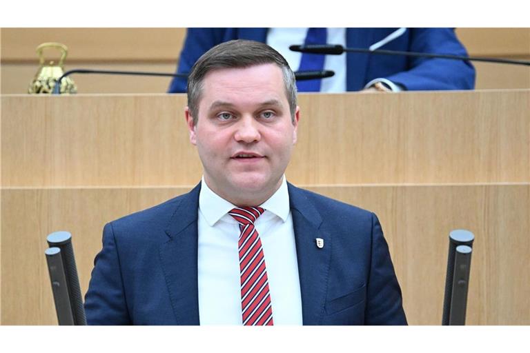 AfD-Fraktionschef Anton Baron hat sich wegen des Hakenkreuzes auf einem Stimmzettel erschüttert gezeigt.