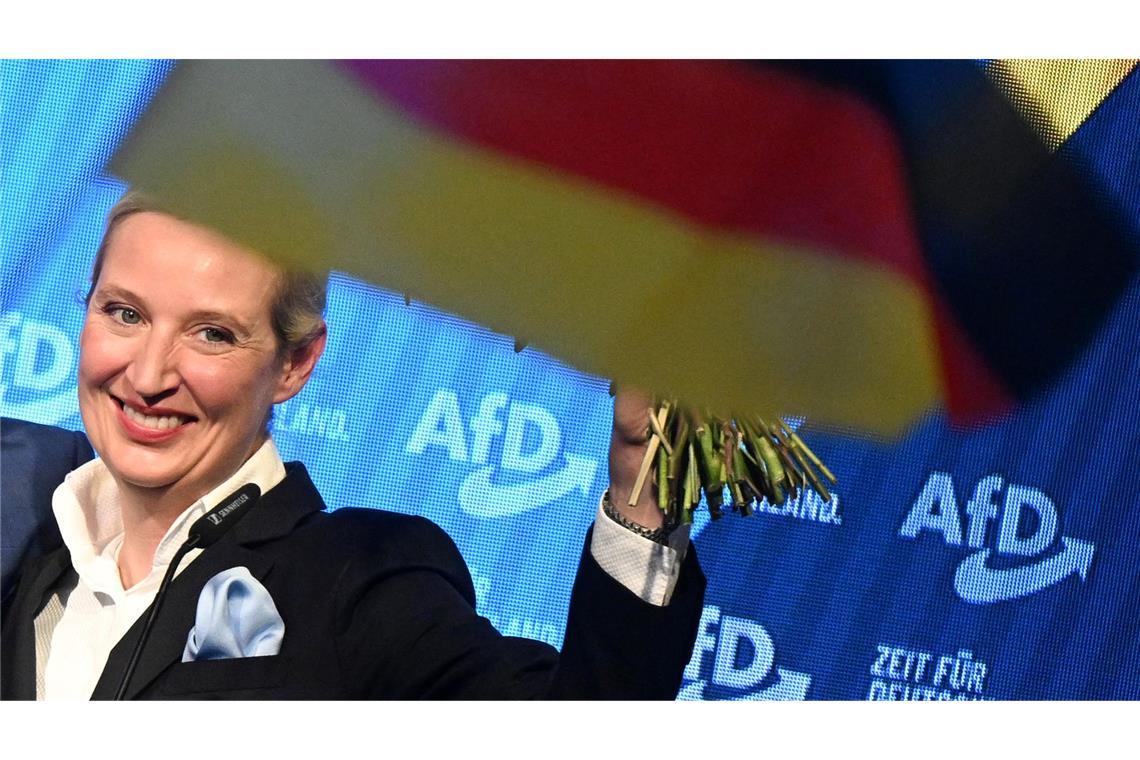 AfD in fünf Ost-Flächenländern stärkste Kraft AfD gewinnt alle ostdeutschen Flächenländer.