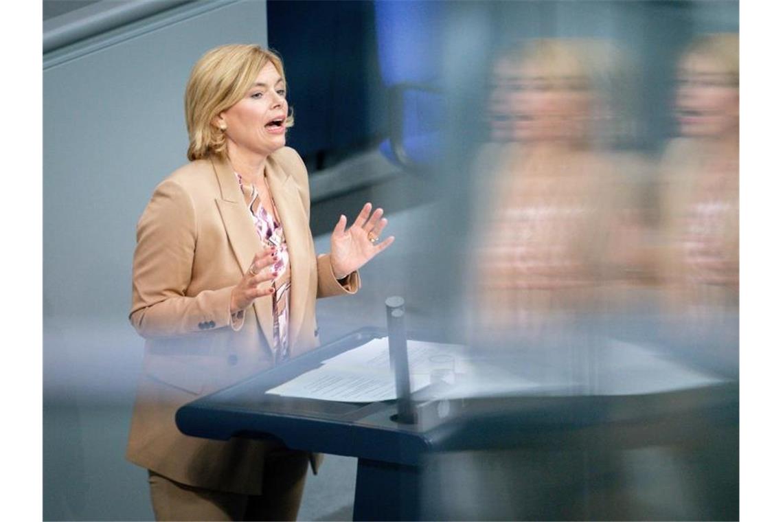 Klöckner: Wirtschaftliche Schäden der Schweinepest begrenzen Agrarministerin Julia Klöckner will die wirtschaftlichen Auswirkungen der Afrikanischen Schweinepest so gering wie möglich halten. Foto: Kay Nietfeld/dpa