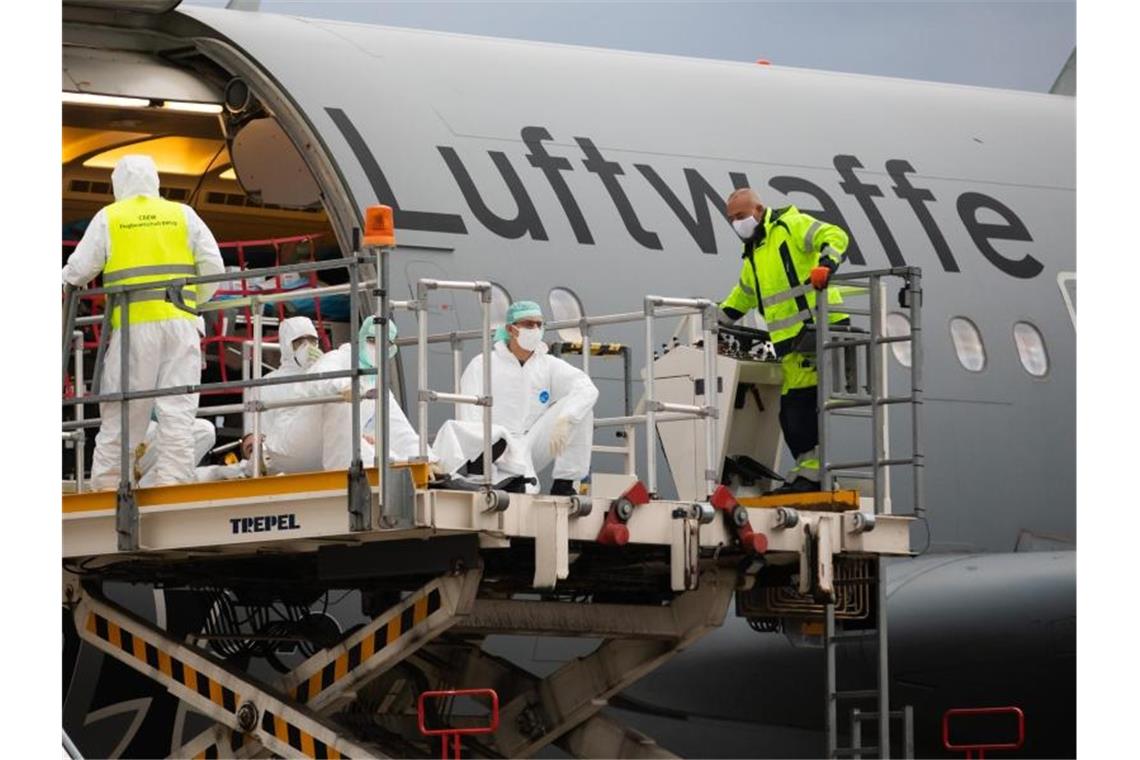 Bundeswehr auf dem Weg zum Corona-Einsatz nach Portugal Airbus der Luftwaffe auf dem Flughafen Tegel in Berlin. (Symbolbild). Foto: Christoph Soeder/dpa