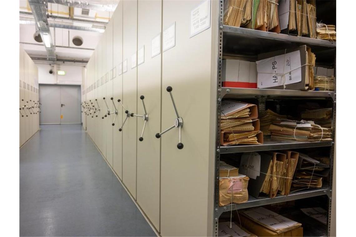 Stasi-Akten: Bundesarchiv lobt Erfolgsgeschichte Akten im Stasi-Unterlagenarchiv in Berlin. Foto: Christophe Gateau/dpa
