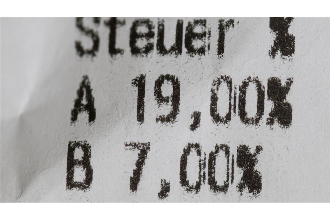 Aktuell liegt die Mehrwertsteuer für die meisten Produkte bei 19 Prozent. (Archivbild)