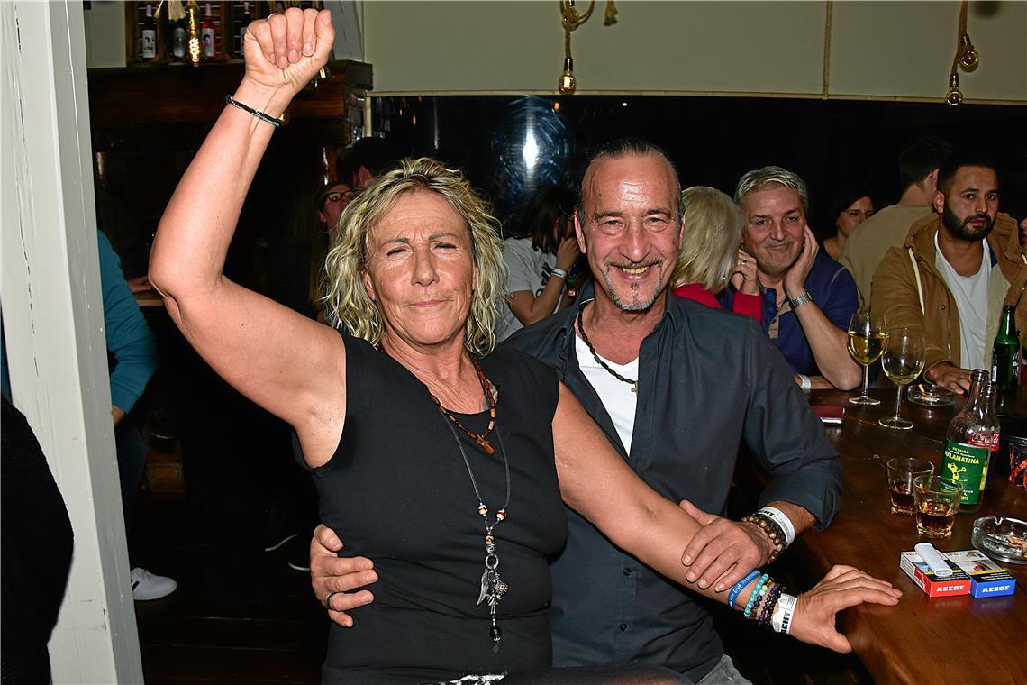 Akustischen Pop vom Feinsten präsentiert Güray im Unique und lädt damit die Part...