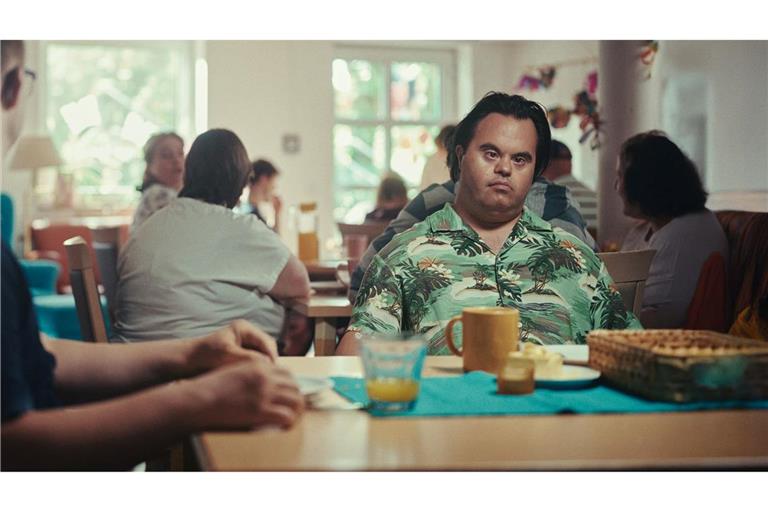 Aladdin Detlefsen als Buschi in einer Szene des Films "Der Frosch und das Wasser"