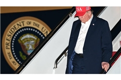 Alaska, Arizona, Montana - ein müder Präsident kommt wieder zu Hause an.