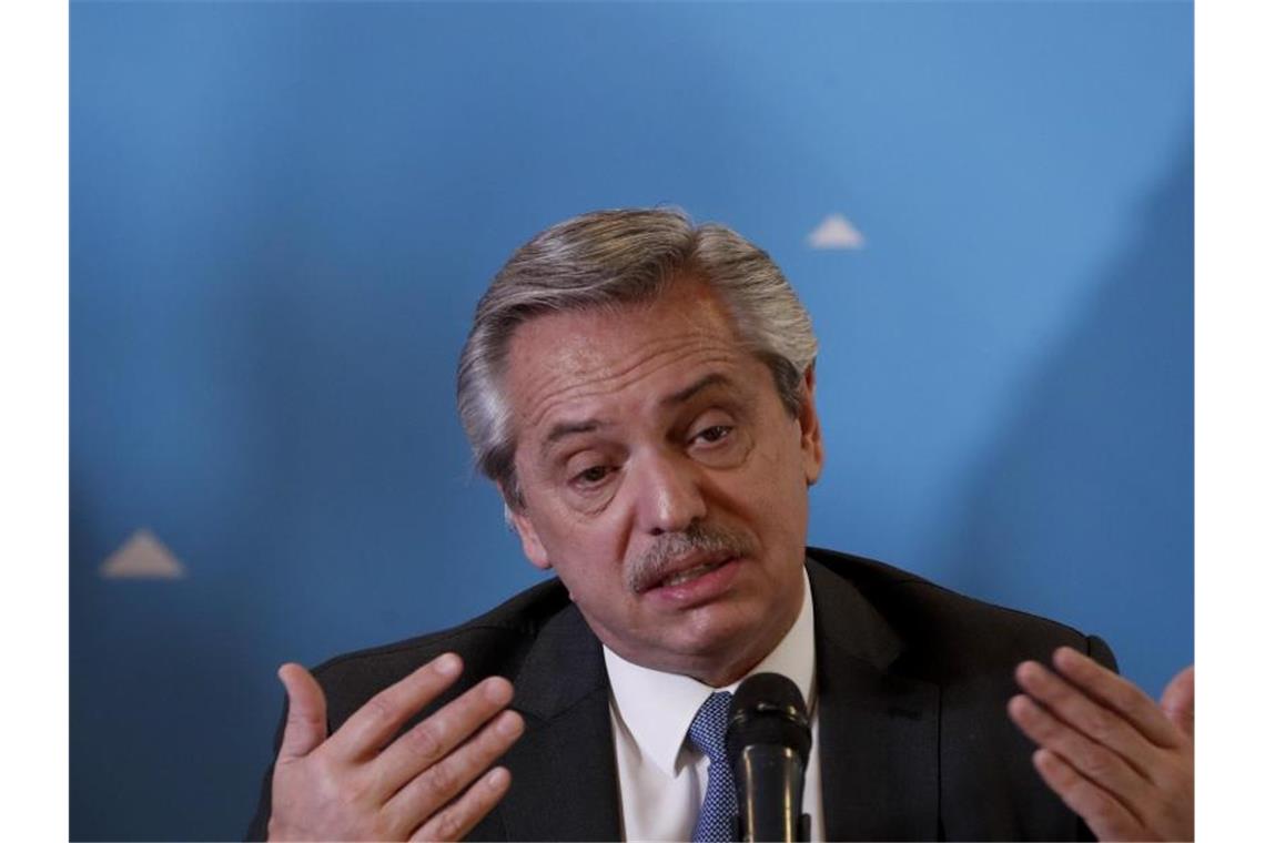 Corona-Party: Ermittlungen gegen Argentiniens Präsidenten Alberto Fernández hält sich selbst nicht so genau an die Corona-Einschränkungen. Foto: Natacha Pisarenko/AP/dpa