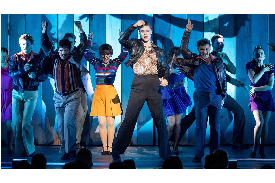 Gib mir das Fieber zurück! So war’s bei „Saturday Night Fever“ in Stuttgart Alexander Auler auf den Spuren von John Travolta.
