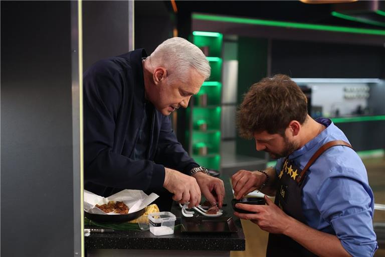 Alexander Herrmann wird streng mit Kandidat Leo.