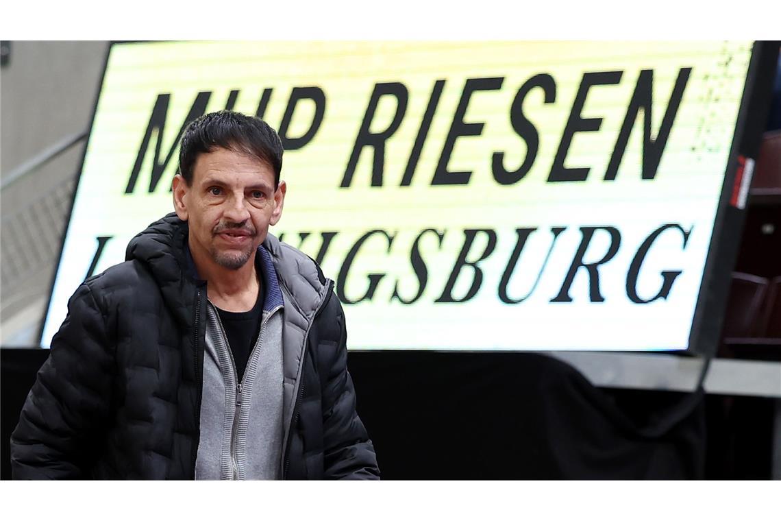 VfB Stuttgart und Bayern München gratulieren Alexander Reil zu 25 Jahren im Amt Alexander Reil hat in all den Jahren im Basketball Höhen und Tiefen durchlebt.
